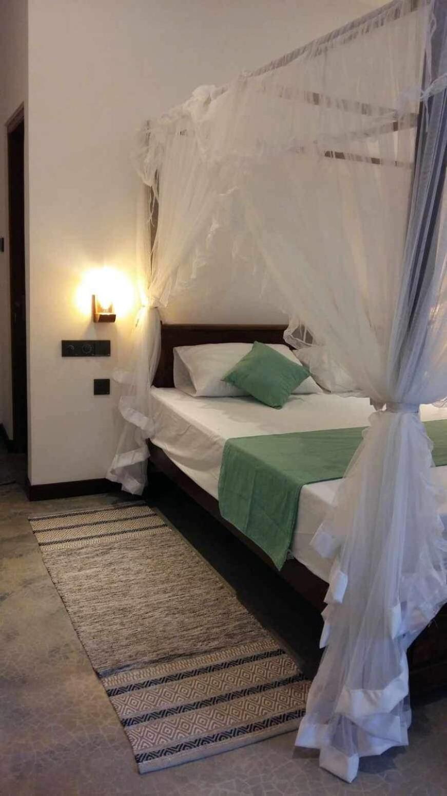 New Ocean Breeze Madiha Hotel Matara Exterior foto