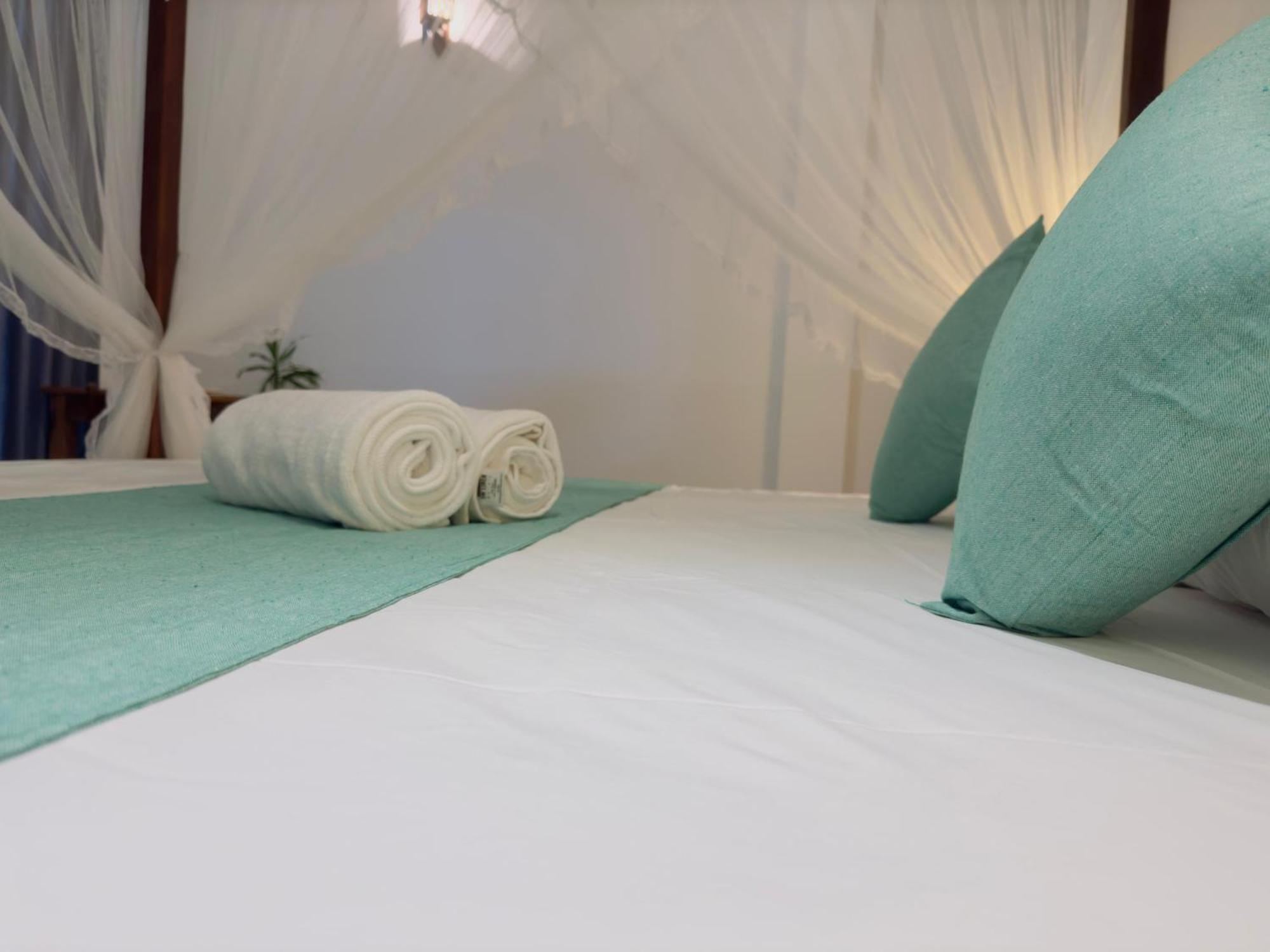 New Ocean Breeze Madiha Hotel Matara Exterior foto